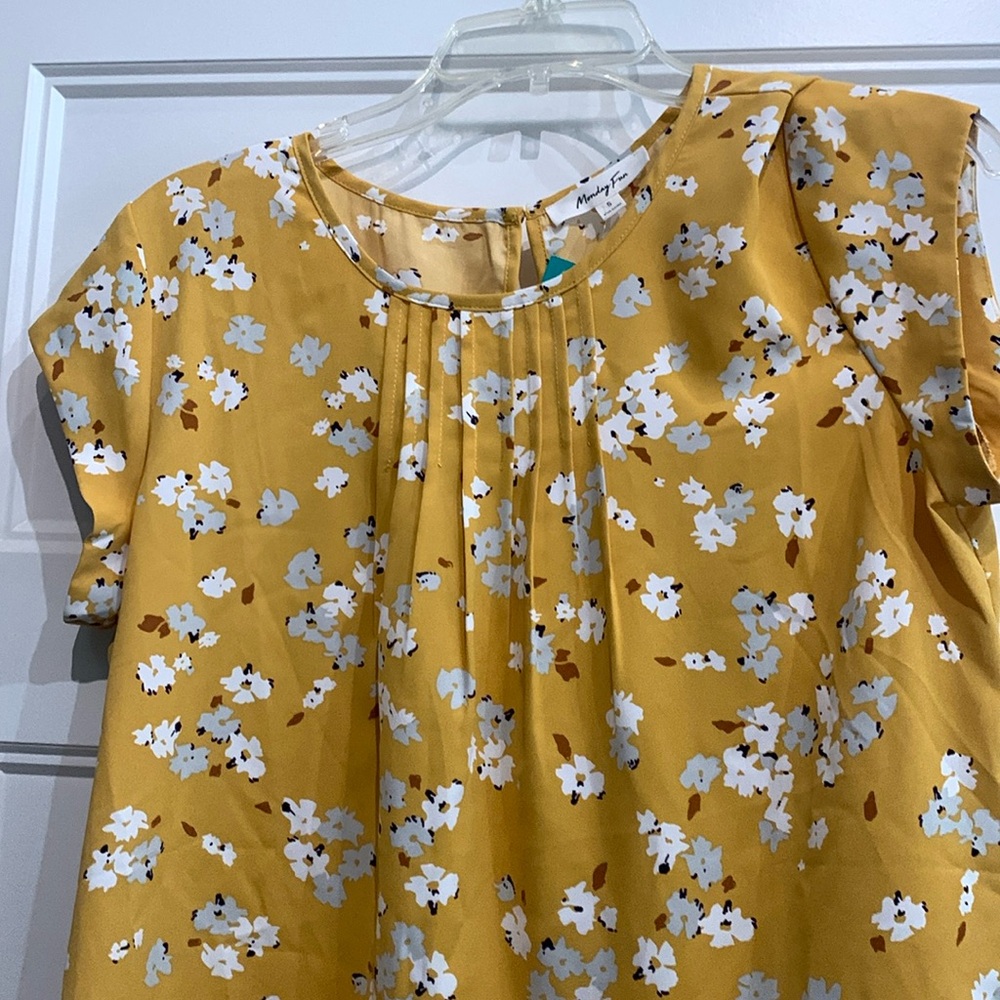 Cute floral top